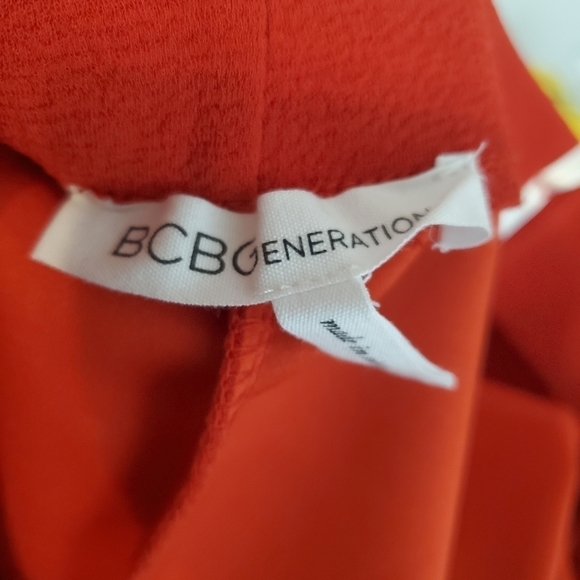 BCBGENERATION Dress Womens Medium Red Off the Shoulder Bell Sleeve Mini‎ Bodycon - Picture 3 of 6